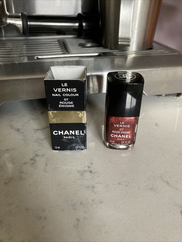 Chanel rouge enigme nail - chanel,