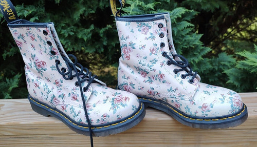 Doc martens combat boots - dr.,