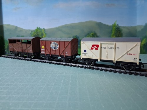 Triang wrenn and wren - x,