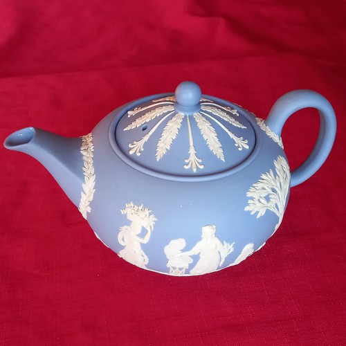 Wedgwood blue jasperware large - blue,