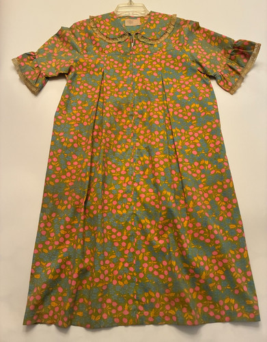 Vintage 70s tree lodge house - 70s,