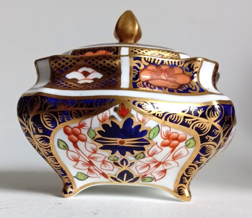 Royal crown derby - derby, imairi
