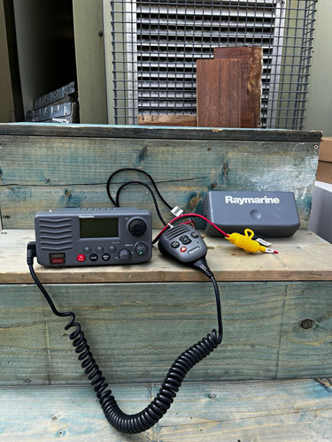Raymarine ray55e vhf dsc - ray55e,