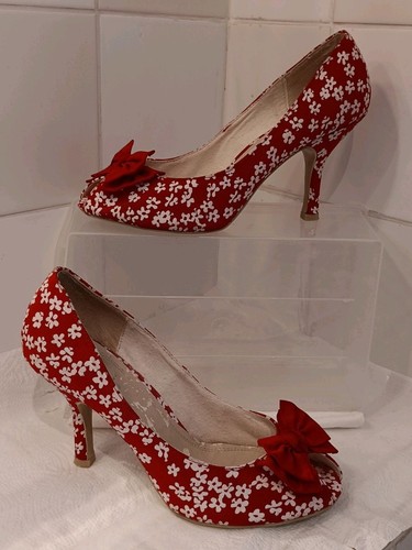 Faith red floral ditsey daisy - red,
