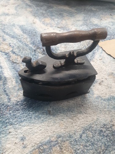 Vintage victorian iron - vintage,