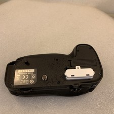 Genuine Nikon MB-D15 Battery Grip Fantastic For D7200