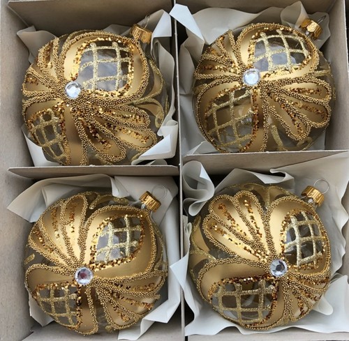 Gold transparent set of 4 - &,