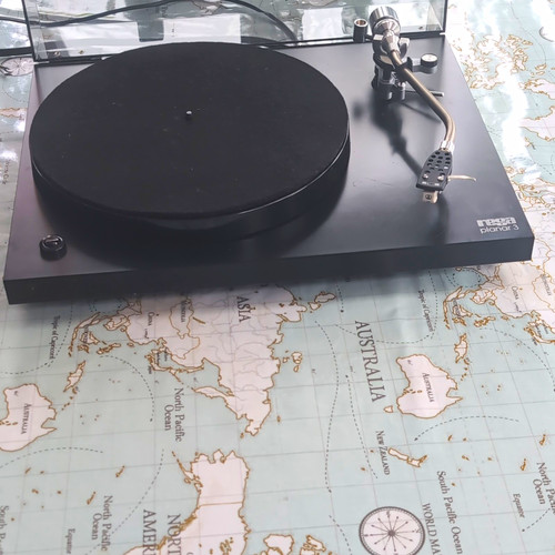 Rega planar black turntable - planar, 3