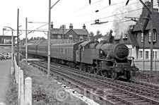 Railway   B/W  Negative      6x9 cm   LMS  42233  Balloch  1961.