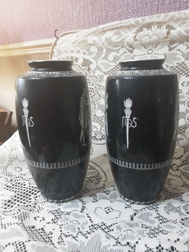 Falcon ware pair - falcon, vases