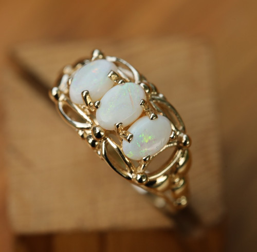 9ct yellow gold three - yellow, three-stone