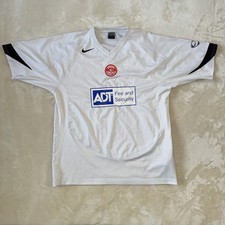 Aberdeen Football Shirt Size L      A3