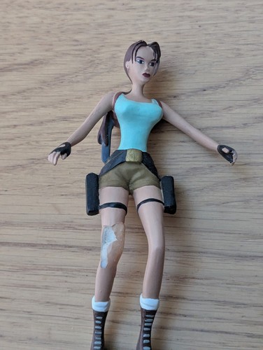 Damaged lara croft atlas - lara,