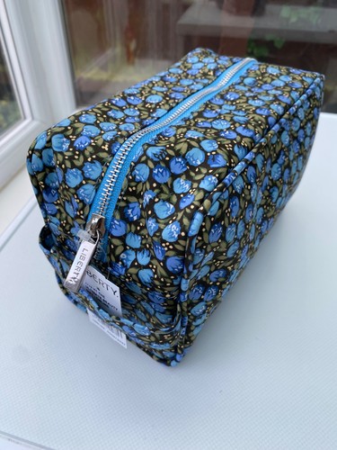 Liberty medium washbag - , tana