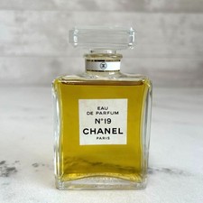 CHANEL No 19 Eau de Parfum 50ml New Unused elegant woman Without box
