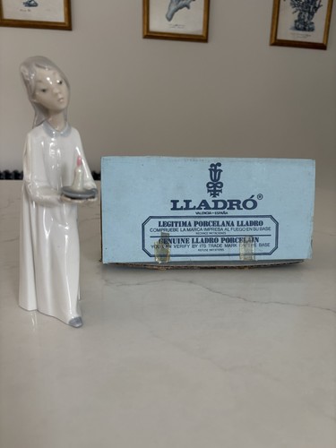 Lladró figurine - figurine,