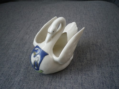 China swan aylesbury crest - china,