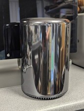 Apple Mac Pro Trashcan Late