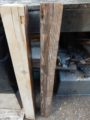 Wooden posts 200 - 2, -300