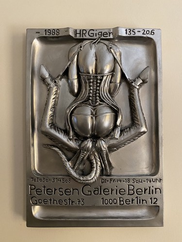 Giger style wall plaque 28cms