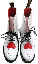 Dr Martens Bentley II Heart