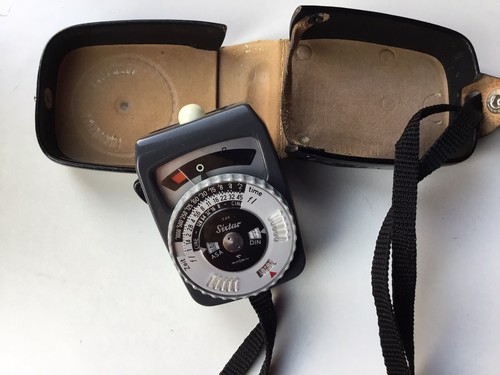 Vintage cased gossen sixtar - cased,