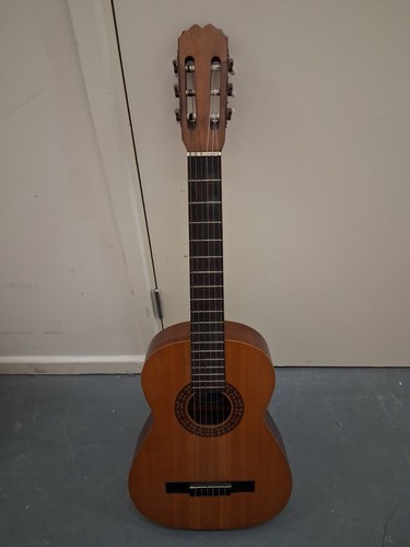 Clasico acoustic guitar - bm,