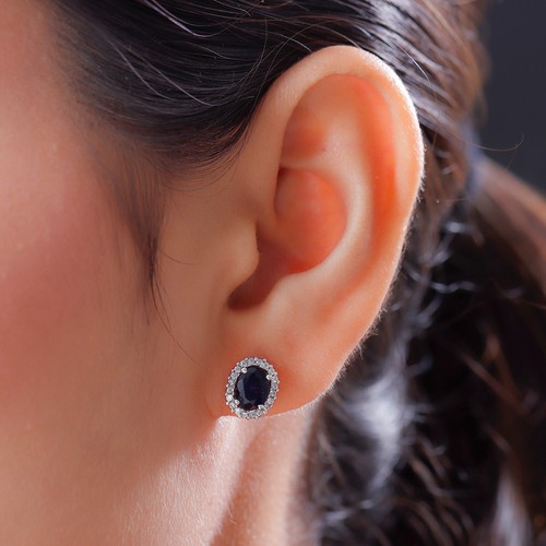 Natural blue sapphire - natural, halo