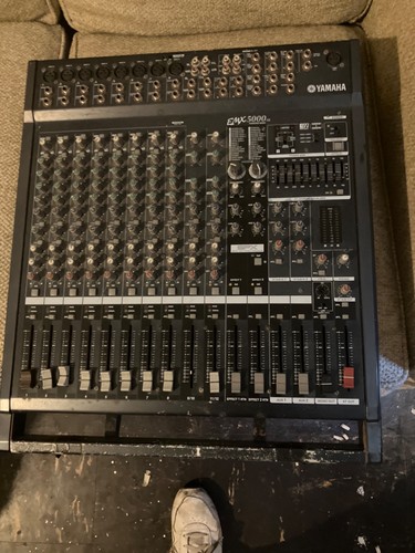 Yamaha emx 5000 - track, desk