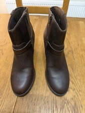 Brand New Ladies Clark’s