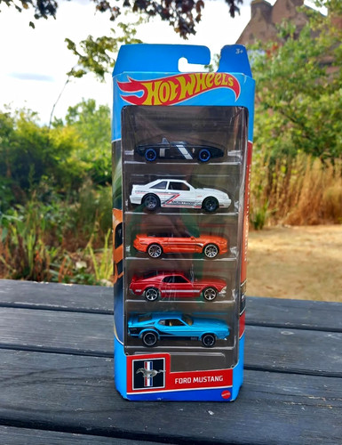 Hotwheels 2022 mustang - 2022, pack