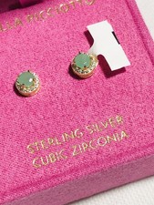 Woman’s Earrings Set By