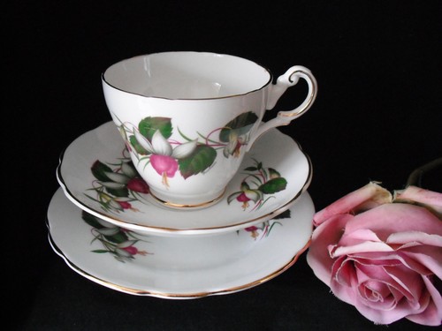 Vintage regency fuchsia design - fuchsia,