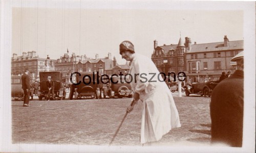 1920 rhyl woman playing - 1920's,