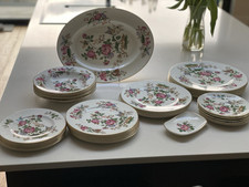 Wedgewood Charnwood 3984 Dinner And Tea Serving Plate Set