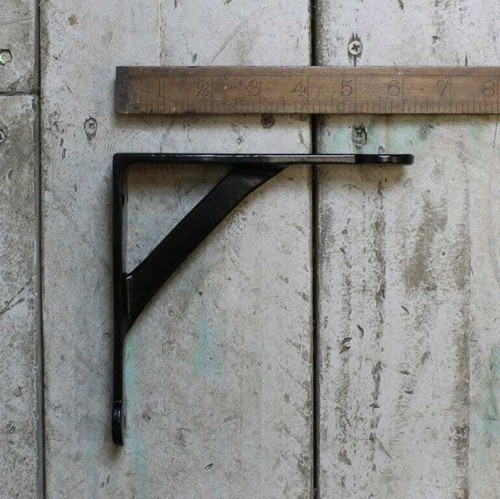 Shelf brackets pair cast - shelf, of