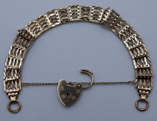 9ct yellow gold row - gold, 5