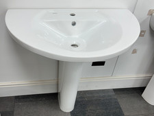 Large Deep Basin and Pedestal bathroom