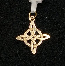 18K Gold Pendant 750 Mls