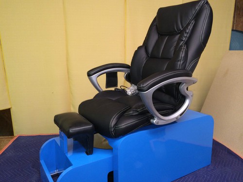 Pedicure chair with - , massage
