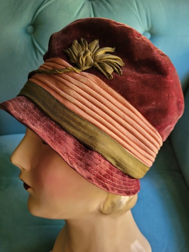 Antique 1920s flapper - 1920s, cloche