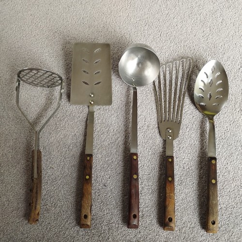 Vintage set wooden handled - x,