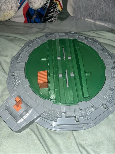 Trackmaster green turntable