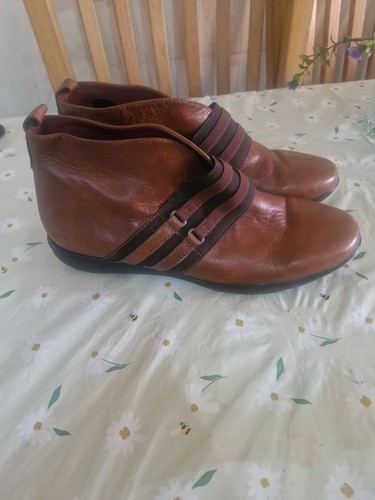 Hispanhtas brown leather - ,