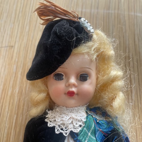Vintage collectible figures - , x