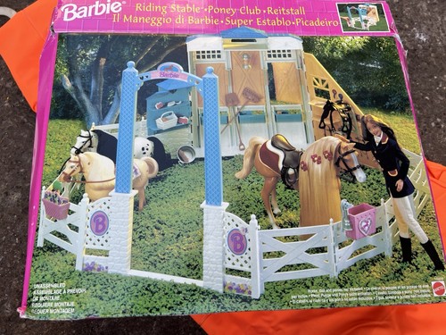 Barbie riding stable - riding,