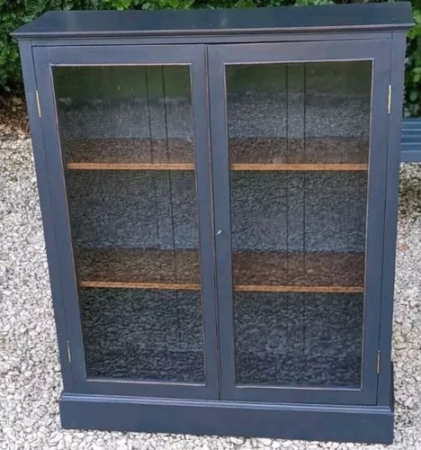 Antique glazed lightly - glazed,