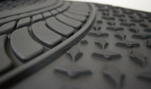 Heavy duty rubber tyre - tyre, tred