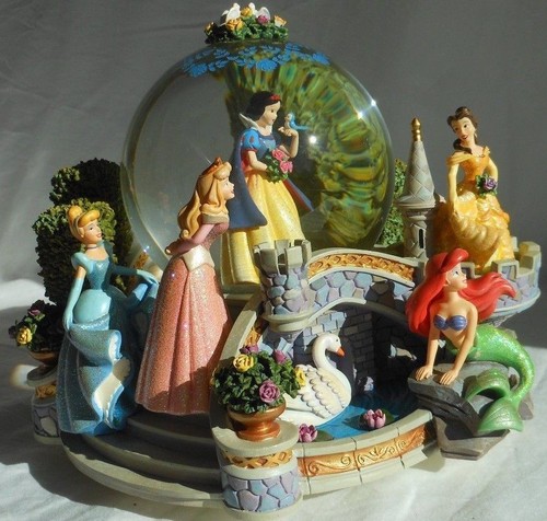 Disney store exclusive - **disney, 5