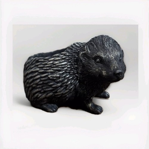 Resin black silver hedgehog - &,